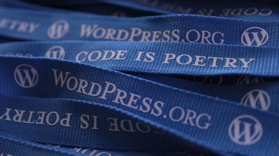 Sobre temas clásicos, de bloques e híbridos en WordPress